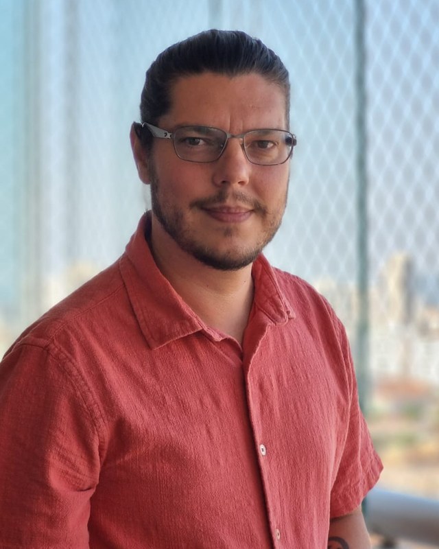 Eduardo W. Portela, professor de inglês e intérprete de conferência
